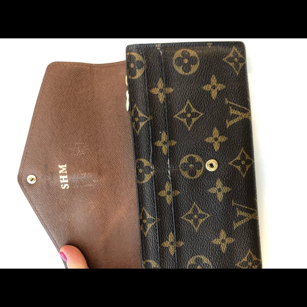 Louis Vuitton Wallet - Picture 3 of 4